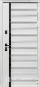Входная стальная дверь с отделкой белый матовый №77 внешняя - фото